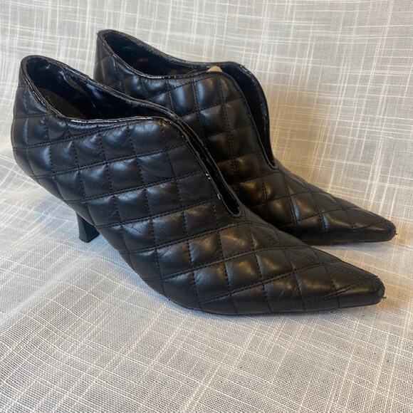 BCBG Paris Miera Quilted Black Booties with Kitten Heel Womens 6.5 - Picture 4 of 8